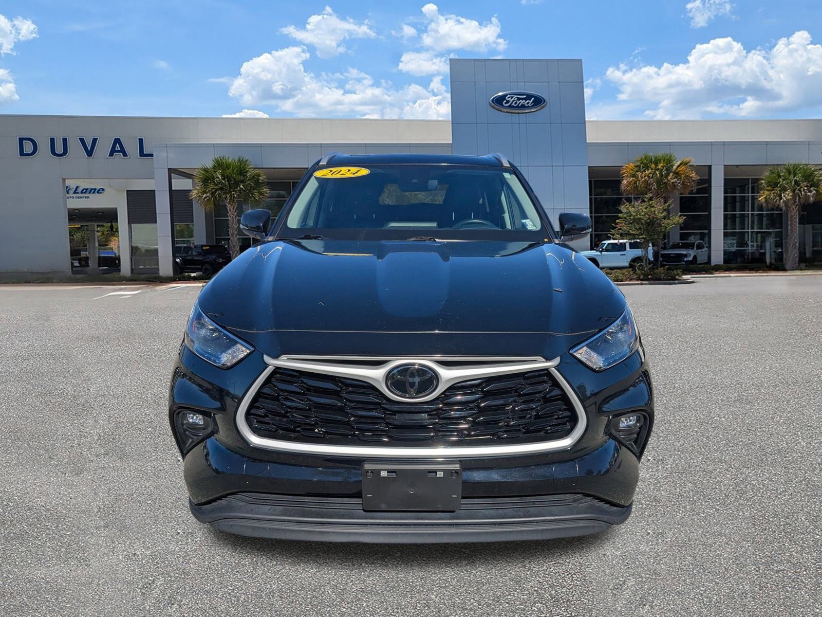 Used 2024 Toyota Highlander XLE image 9