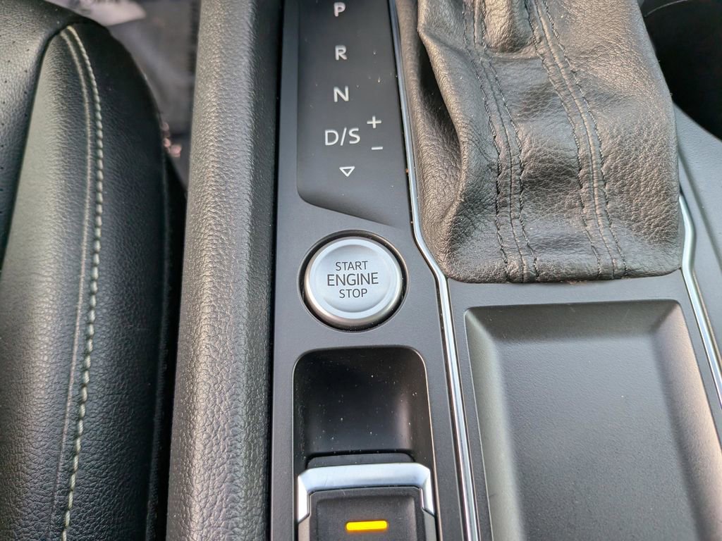 Certified 2021 Volkswagen Atlas SE w/ Towing Package FWD image 26