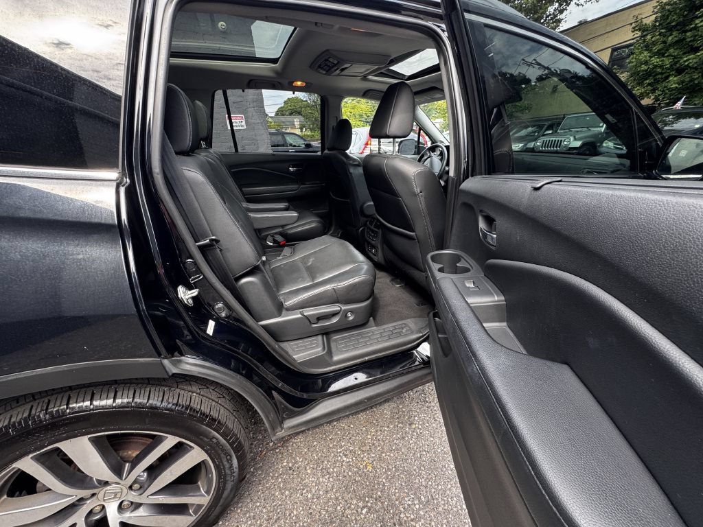 Used 2016 Honda Pilot Elite image 17