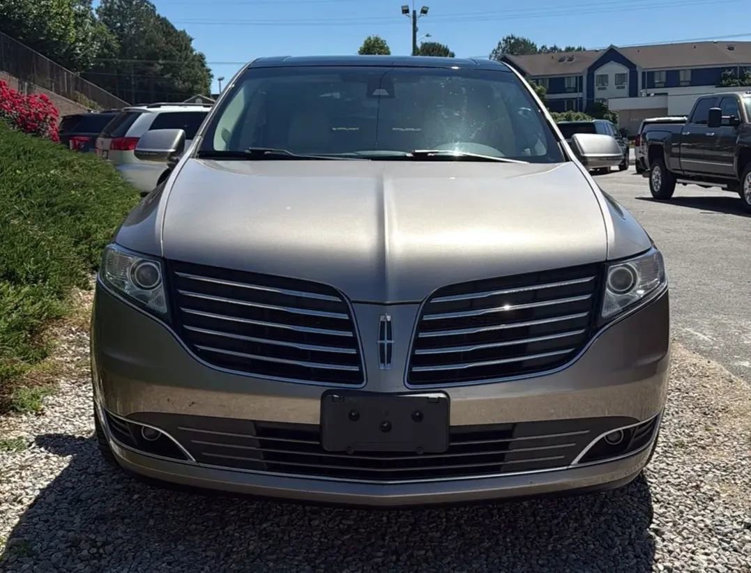 Used 2018 Lincoln MKT AWD w/ Technology Package image 4
