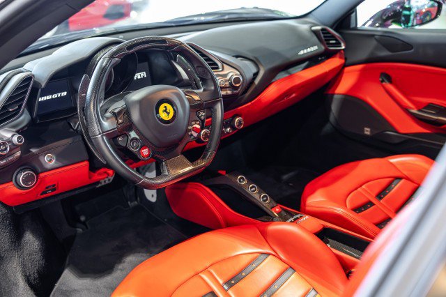 Used 2019 Ferrari 488 GTB RWD image 40