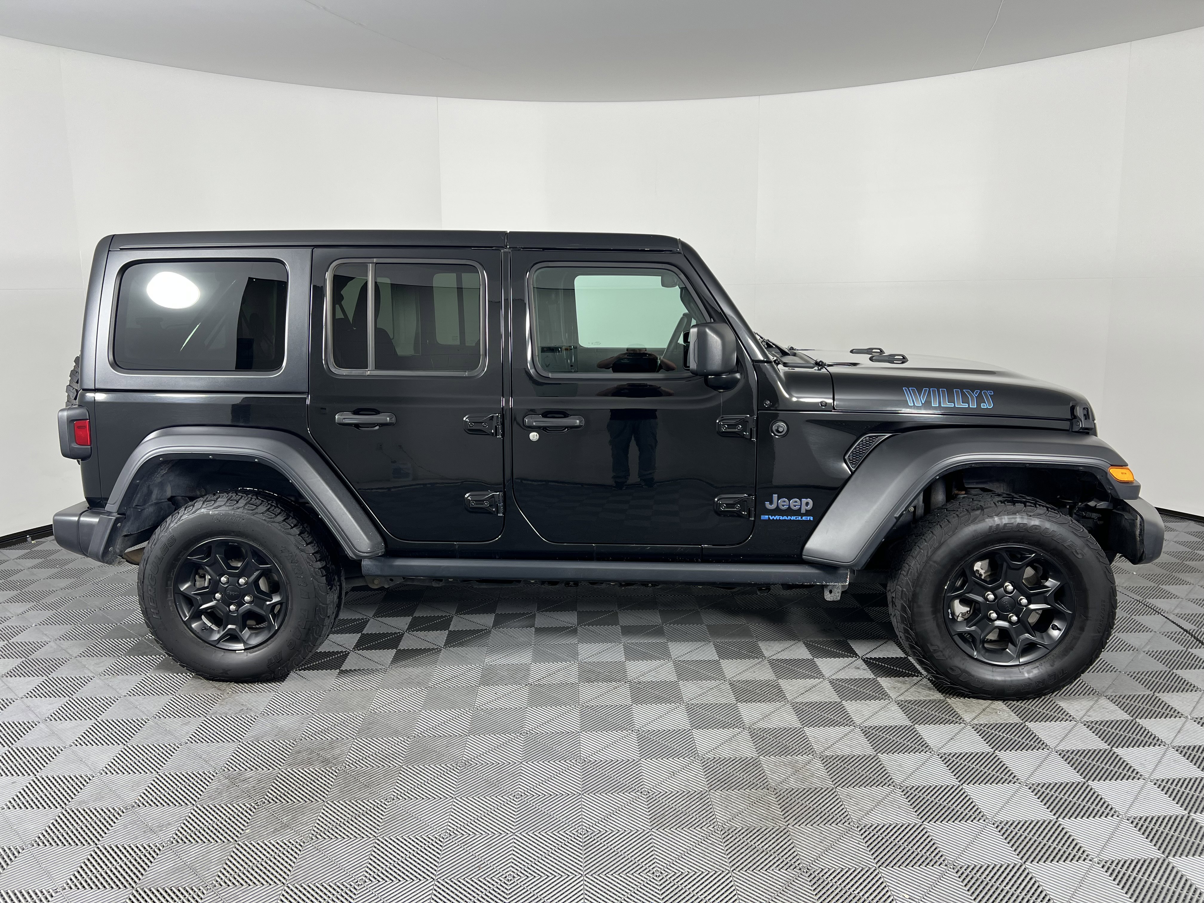 Used 2023 Jeep Wrangler Unlimited image 14