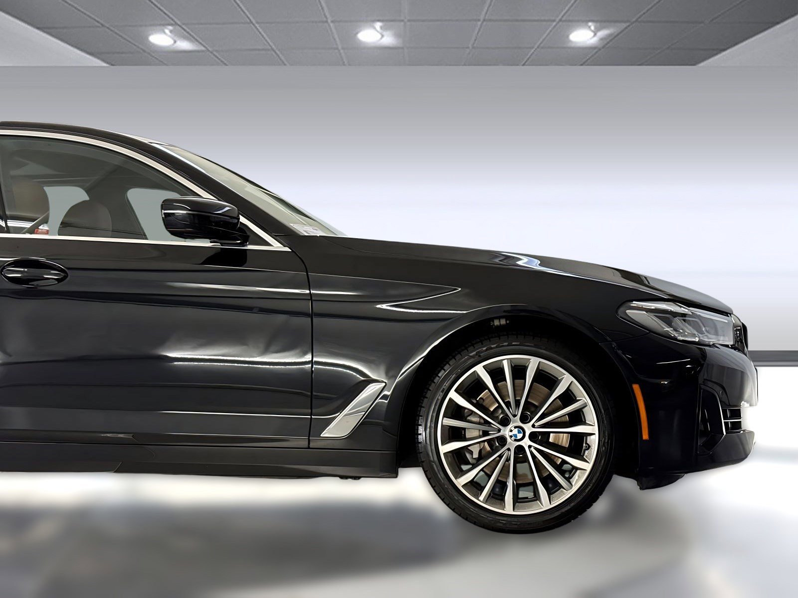 Certified 2023 BMW 530i w/ Convenience Package image 34