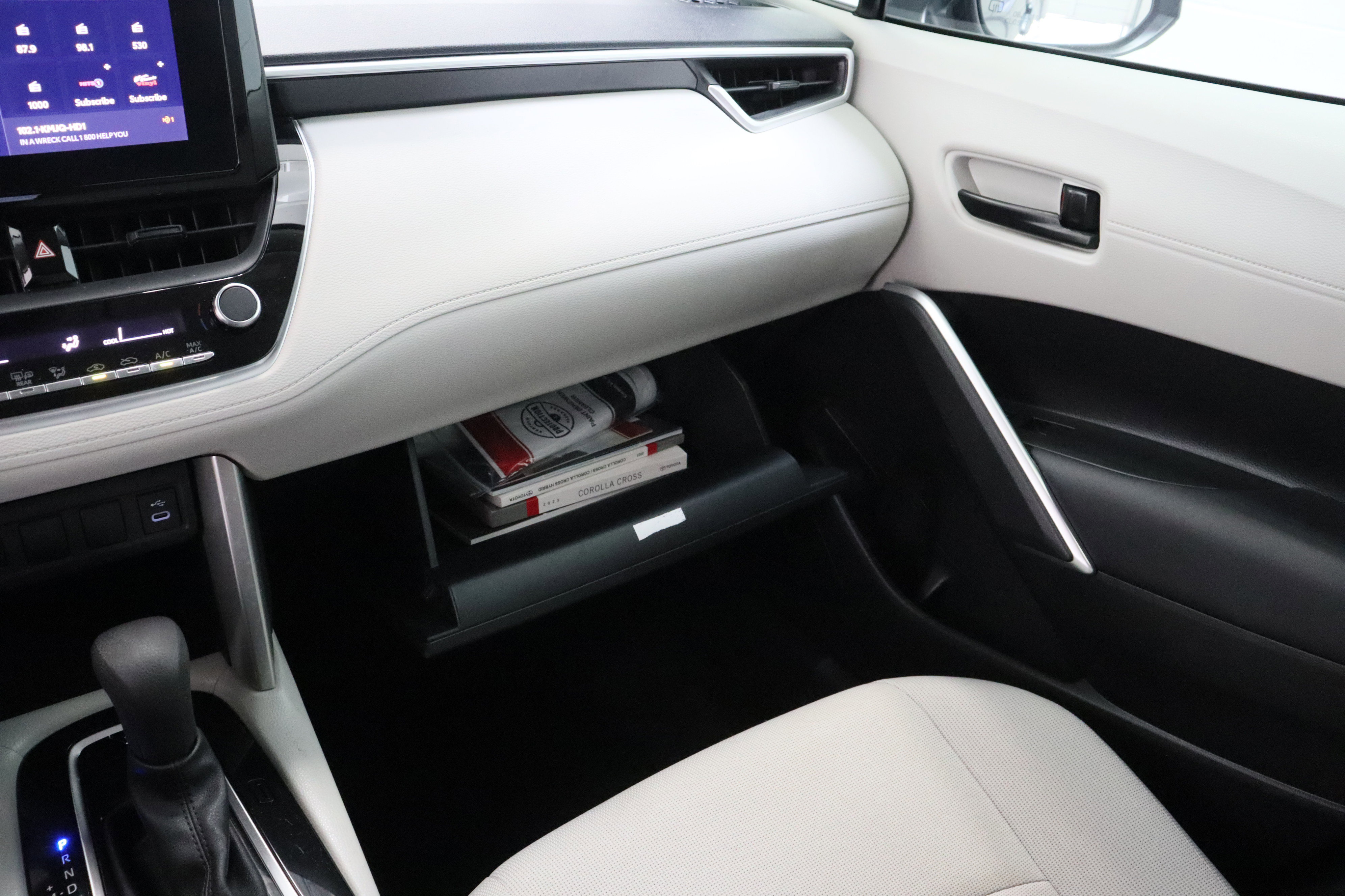 Certified 2023 Toyota Corolla Cross L image 21