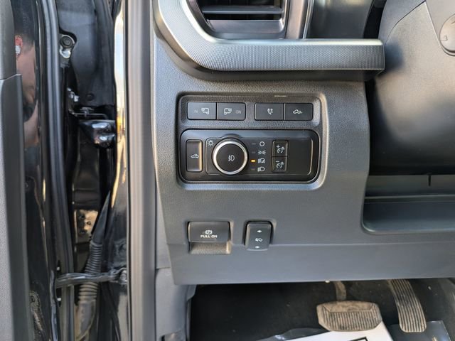 Used 2023 Ford F450 Platinum w/ FX4 Off-Road Package AWD/4WD image 28