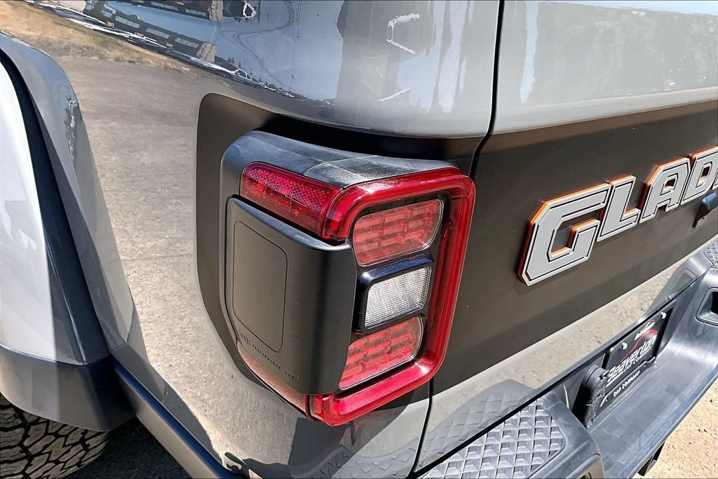 Used 2023 Jeep Gladiator Mojave w/ LED Lighting Group AWD/4WD image 27