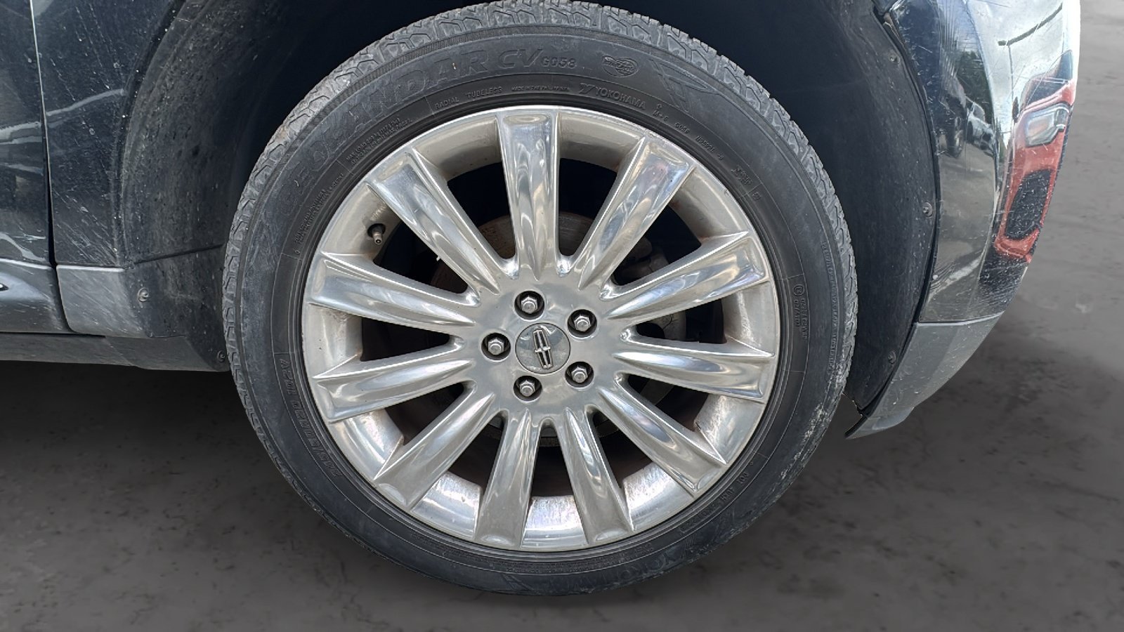 Used 2013 Lincoln MKX FWD image 17