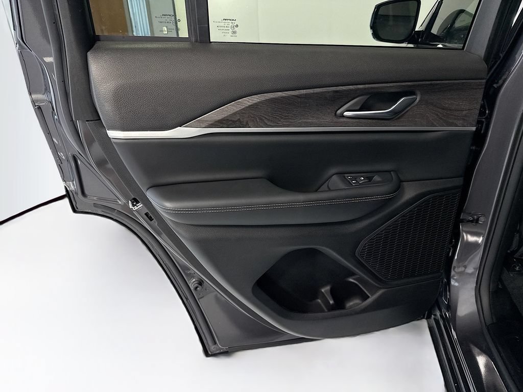 Used 2023 Jeep Grand Cherokee Limited RWD image 26