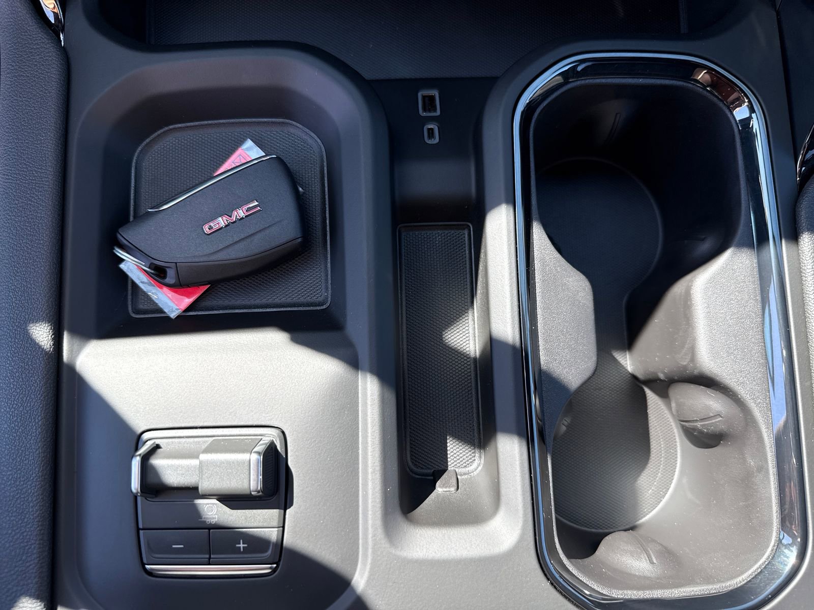 New 2026 GMC Sierra 2500 AT4 w/ Technology Package image 11