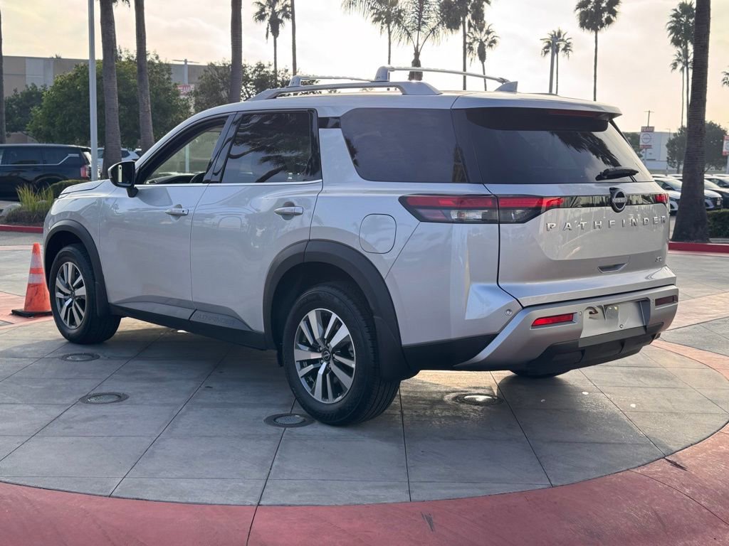 New 2025 Nissan Pathfinder SL image 5