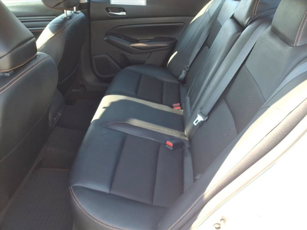 Used 2022 Nissan Altima 2.0 SR FWD image 13