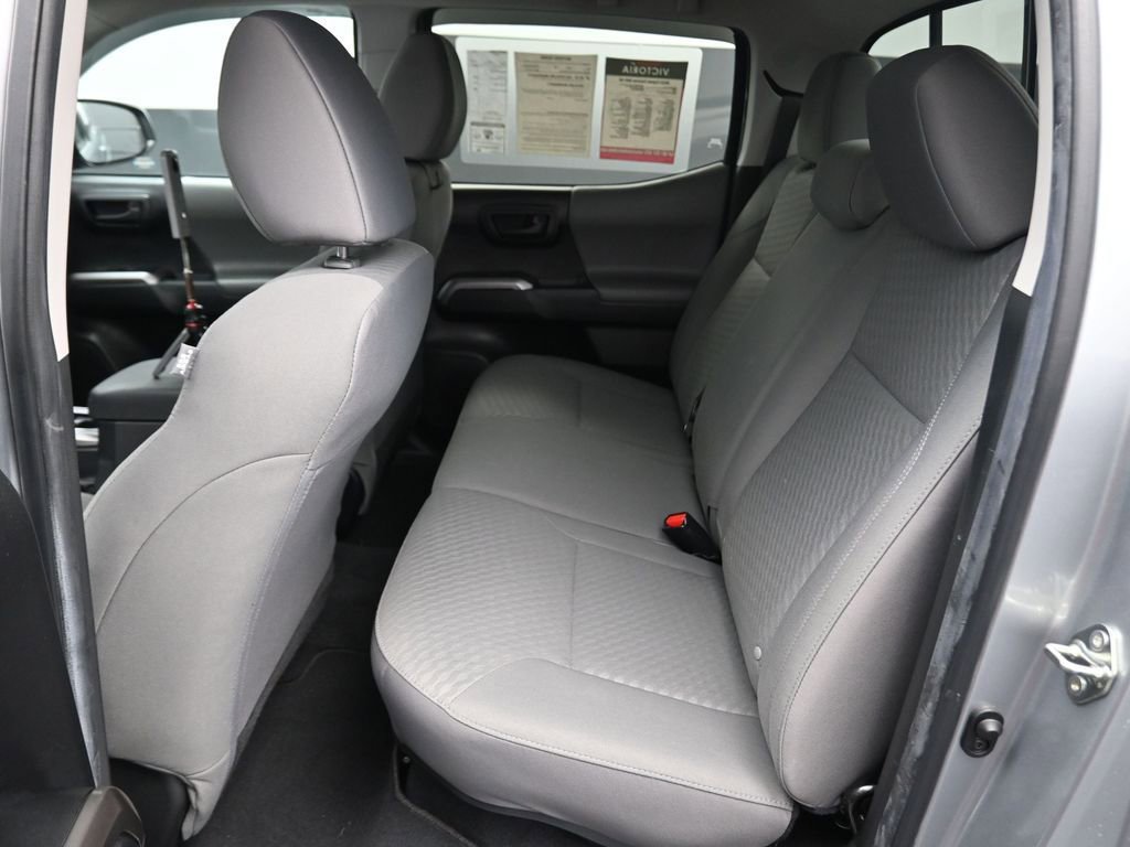 Used 2022 Toyota Tacoma SR5 RWD image 11