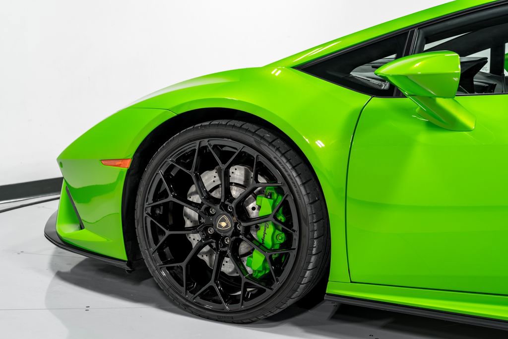 Used 2022 Lamborghini Huracan EVO RWD image 45