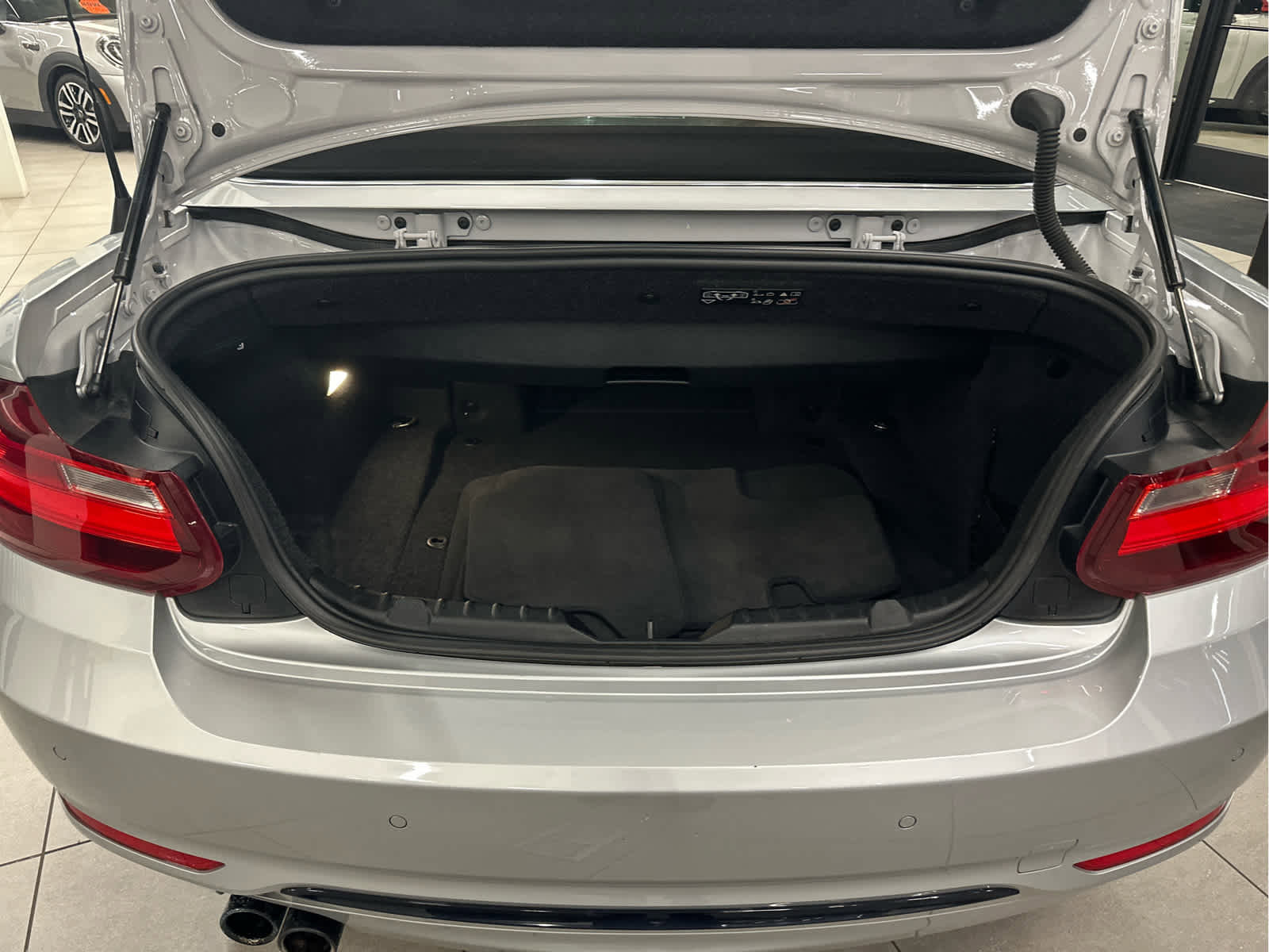 Used 2017 BMW 230i Convertible image 15