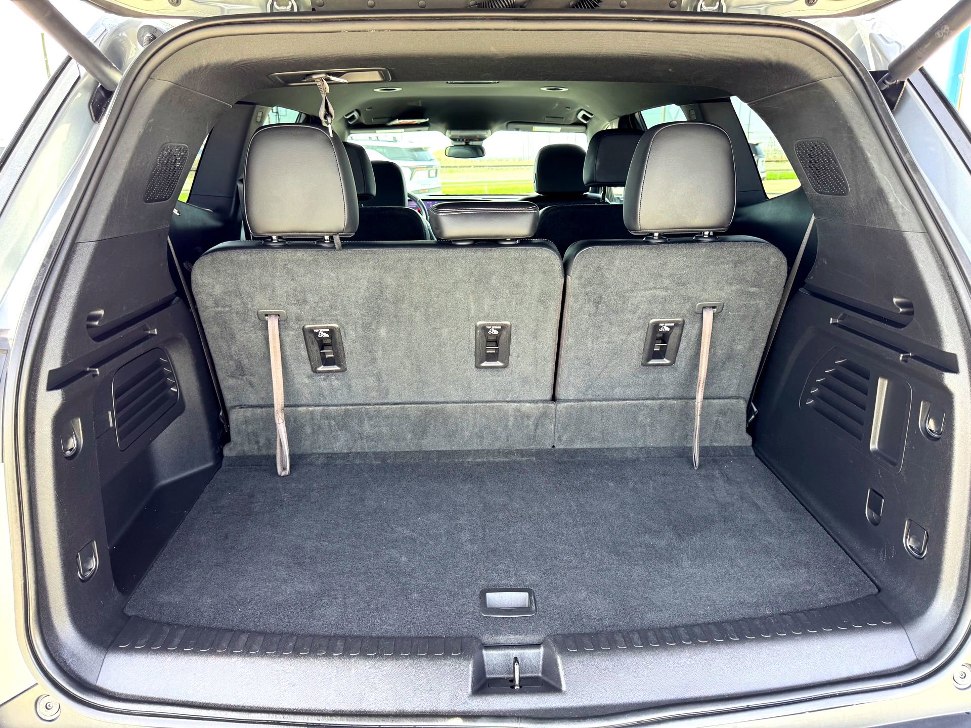 Used 2025 Buick Enclave Preferred image 8