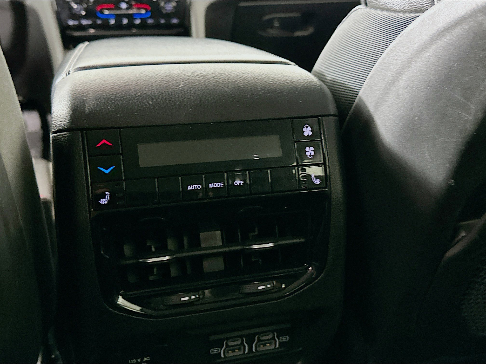 Used 2023 Jeep Grand Cherokee L Limited image 27