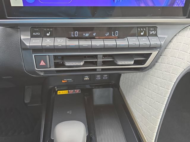 Used 2026 Toyota Camry XLE image 23