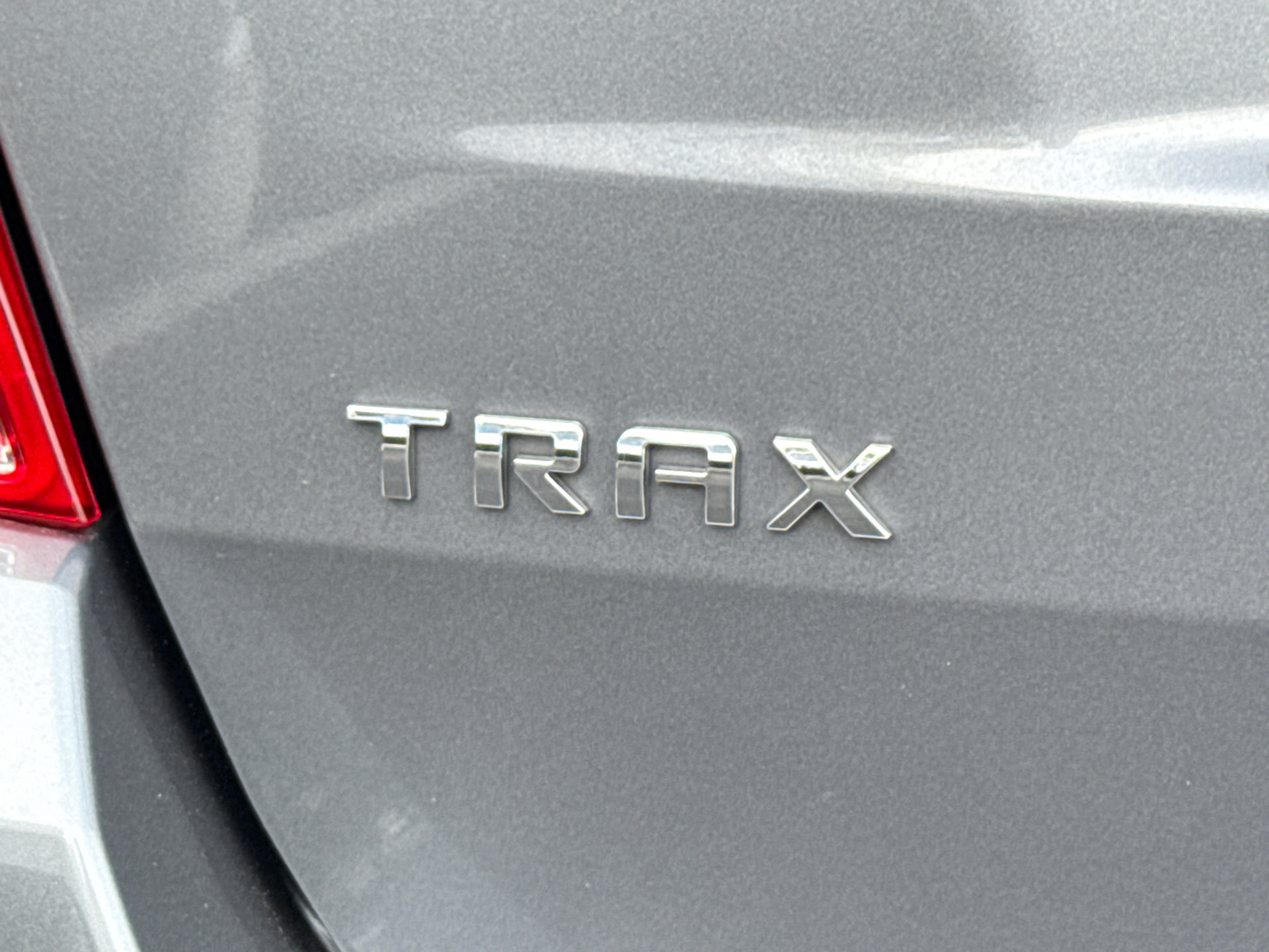 Used 2020 Chevrolet Trax LS FWD image 9