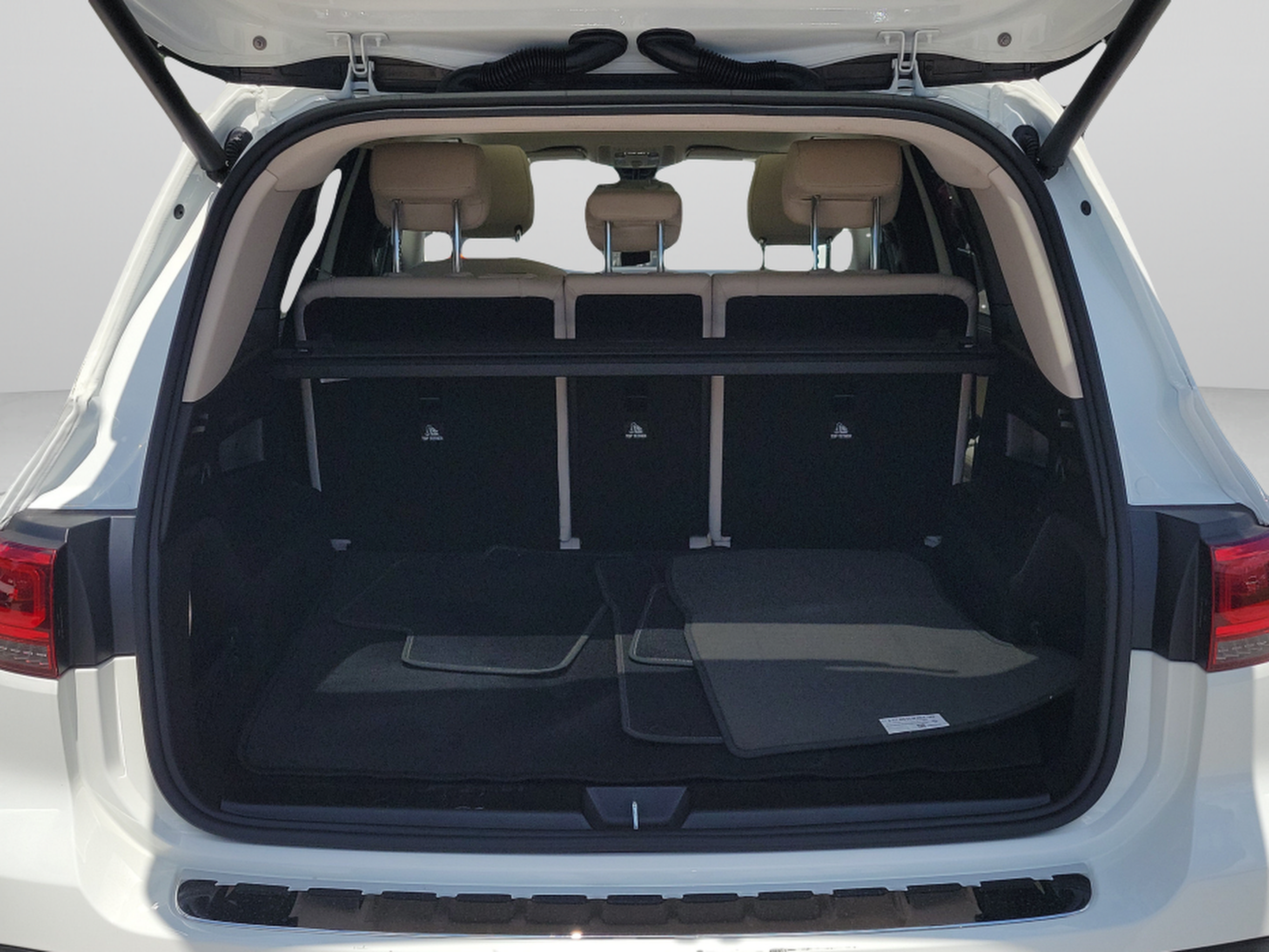 Used 2023 Mercedes-Benz GLB 250 image 5