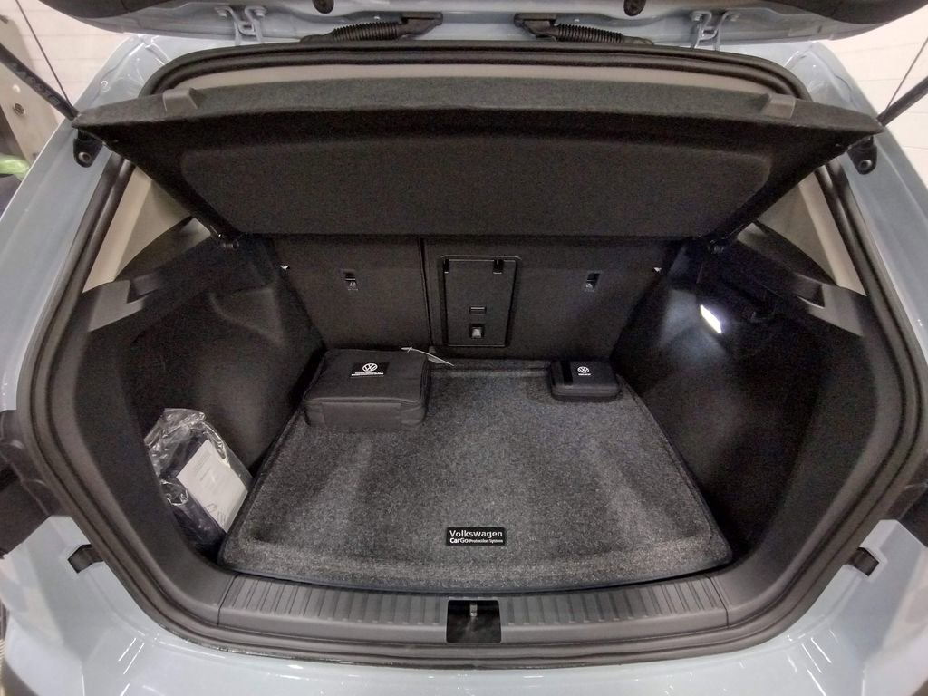 New 2026 Volkswagen Taos SEL AWD/4WD image 16