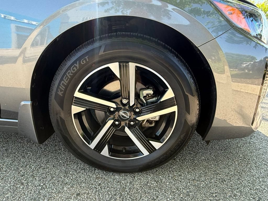 Used 2024 Nissan Sentra SV FWD image 32