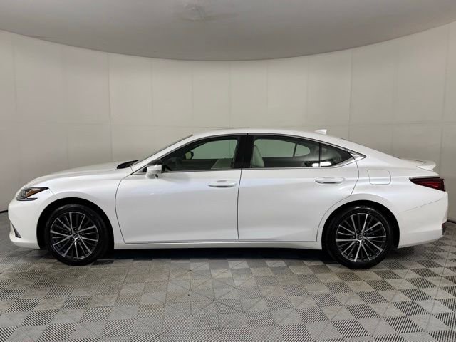 Used 2025 Lexus ES 300h w/ Premium Package image 3