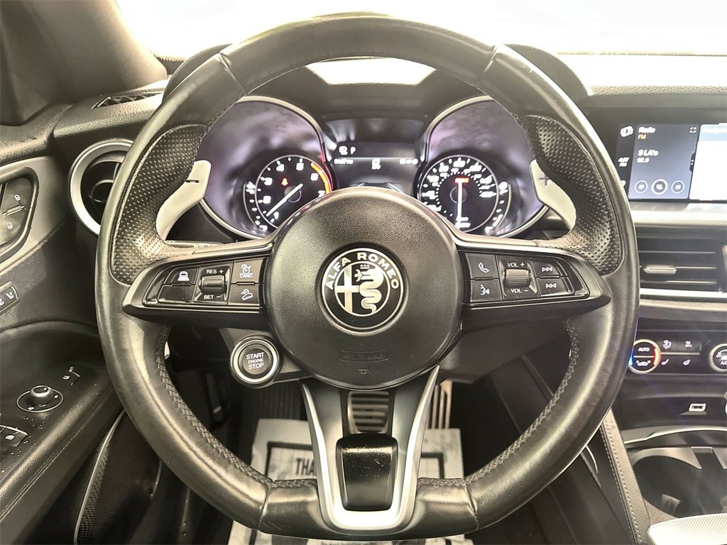 Used 2023 Alfa Romeo Stelvio Veloce image 11