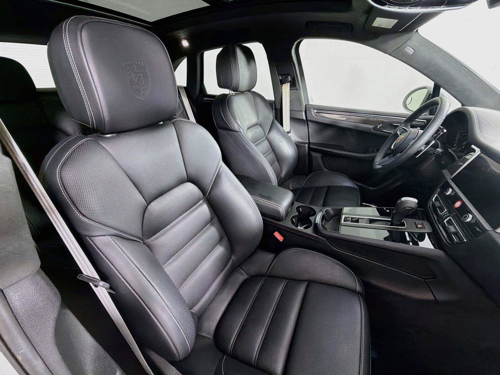 Certified 2025 Porsche Macan GTS AWD/4WD image 28