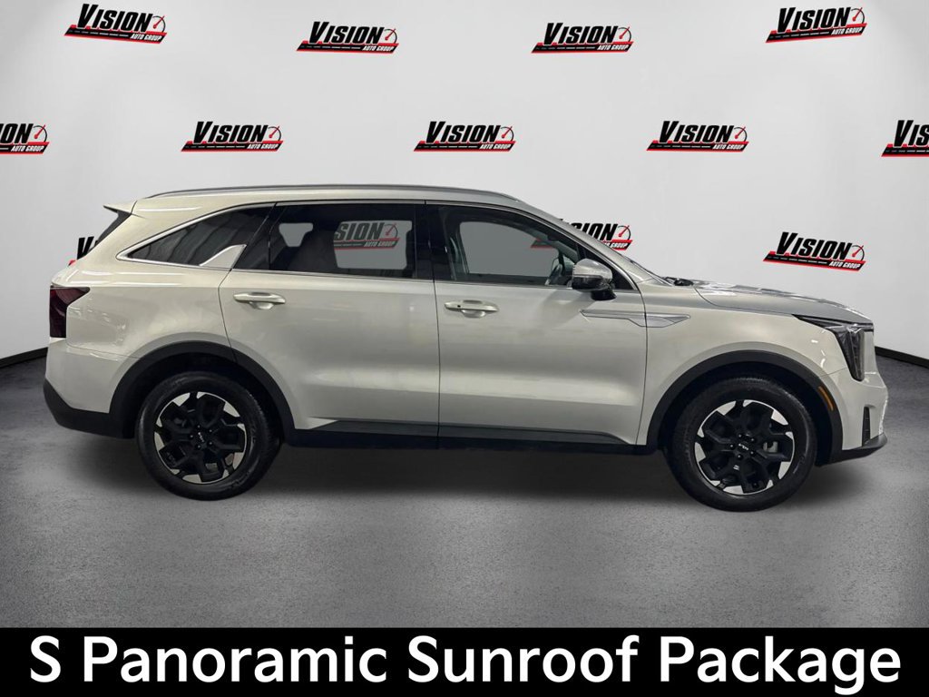 Certified 2026 Kia Sorento S w/ S Panoramic Sunroof Package FWD image 4