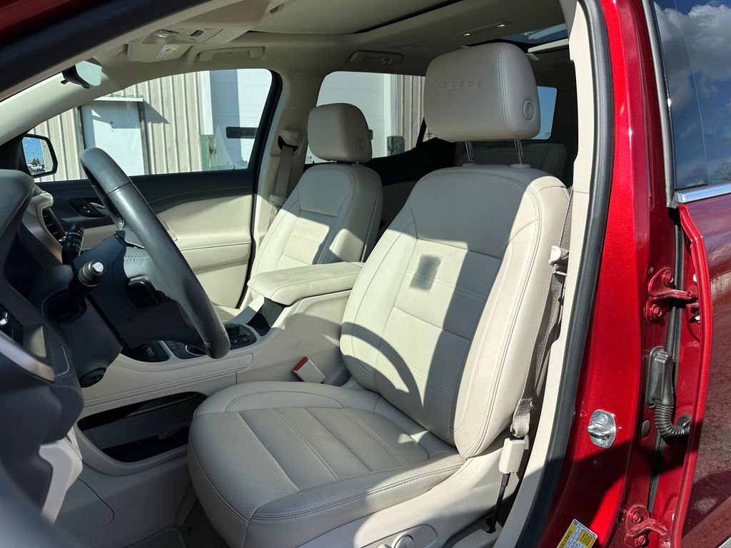 Used 2022 GMC Acadia Denali w/ Denali Ultimate Package image 19