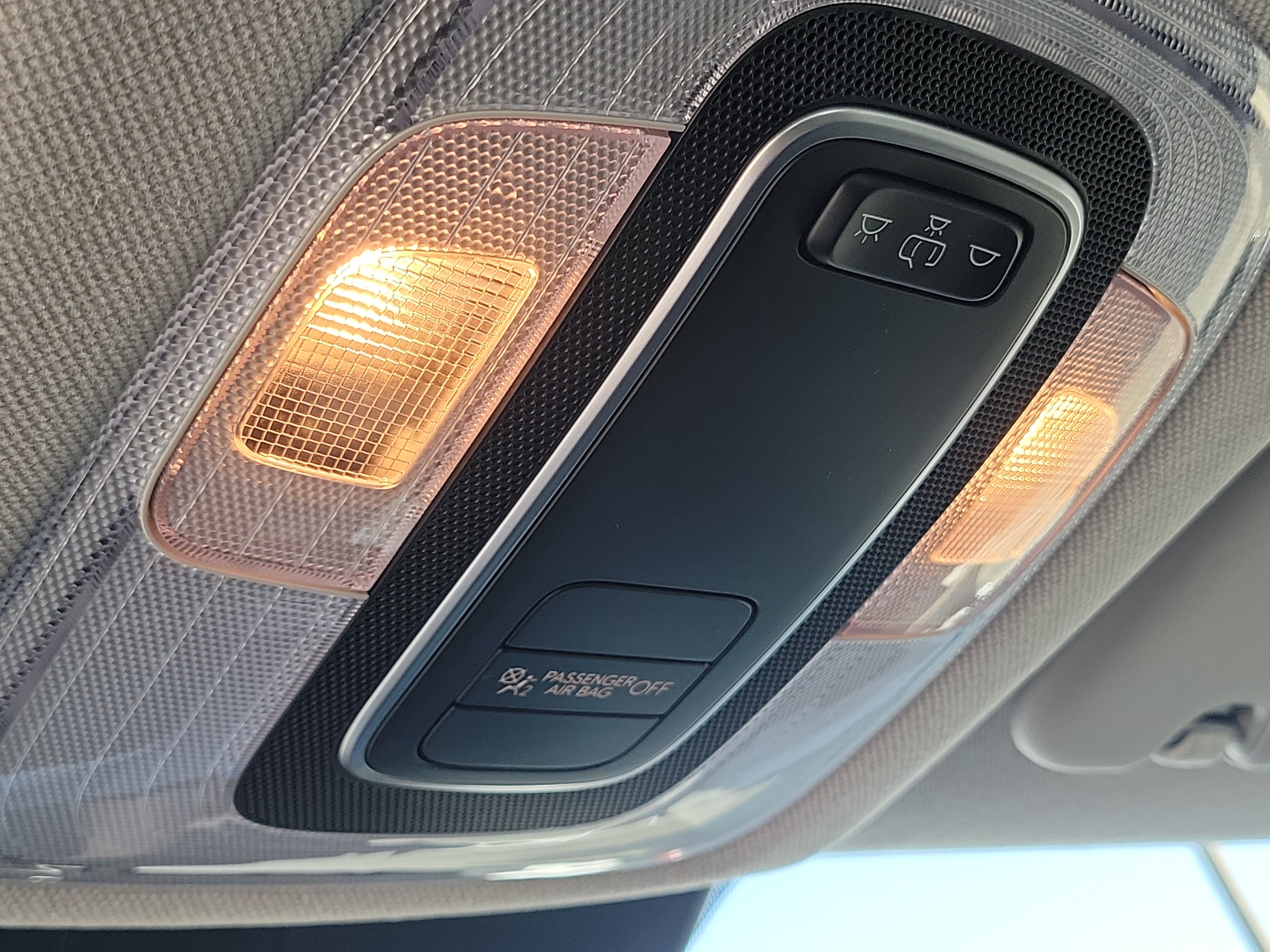 Certified 2025 Hyundai Elantra SE FWD image 17