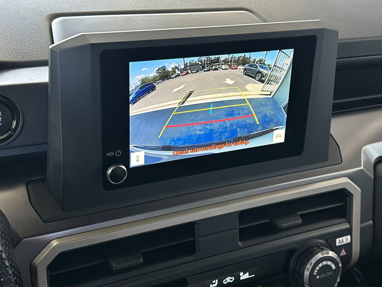 Used 2025 Toyota Tacoma SR5 AWD/4WD image 16