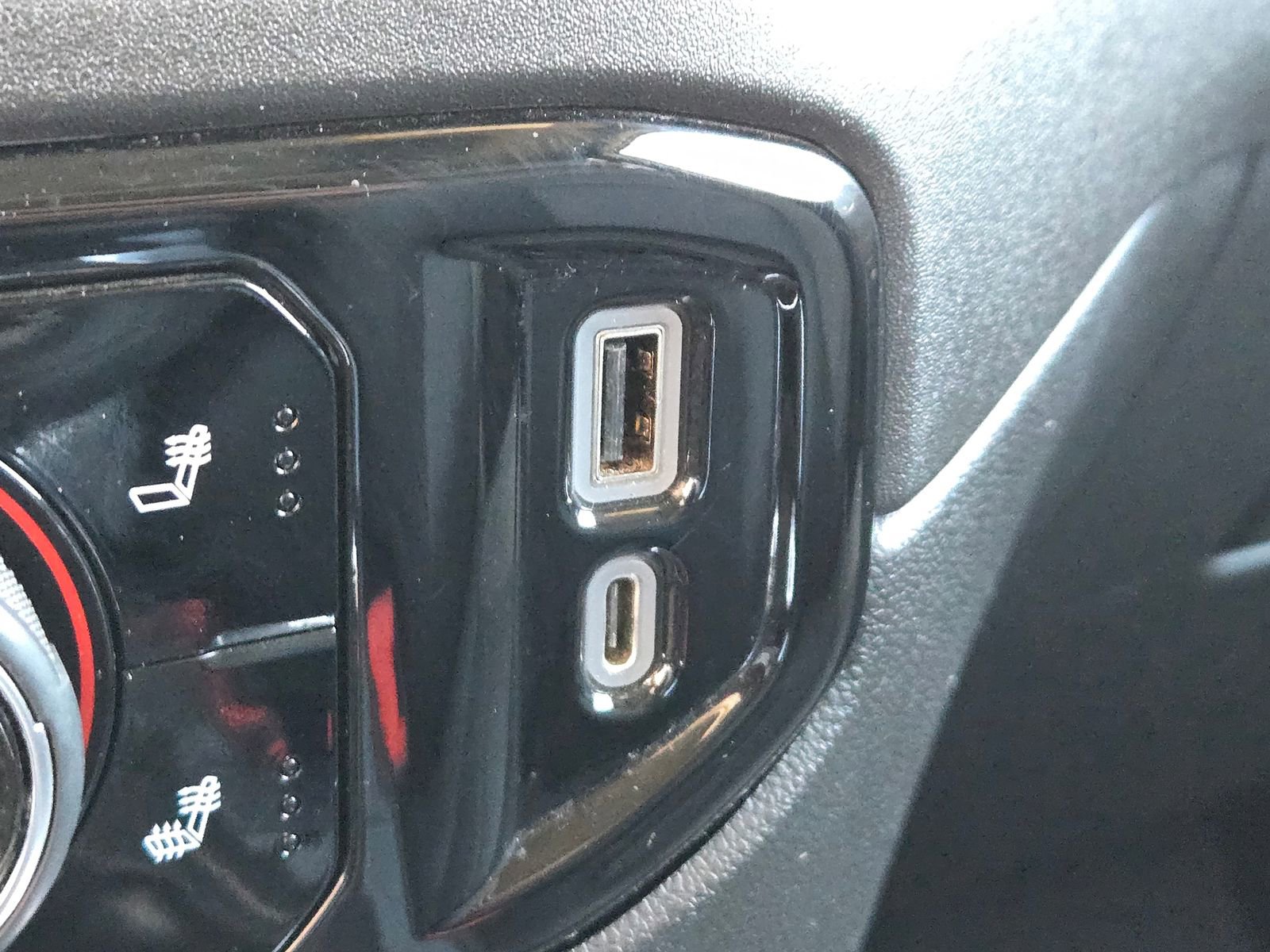 Used 2022 Chevrolet Silverado 1500 RST w/ Redline Edition AWD/4WD image 17