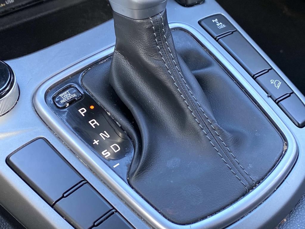 Used 2024 Kia Seltos LX AWD/4WD image 29