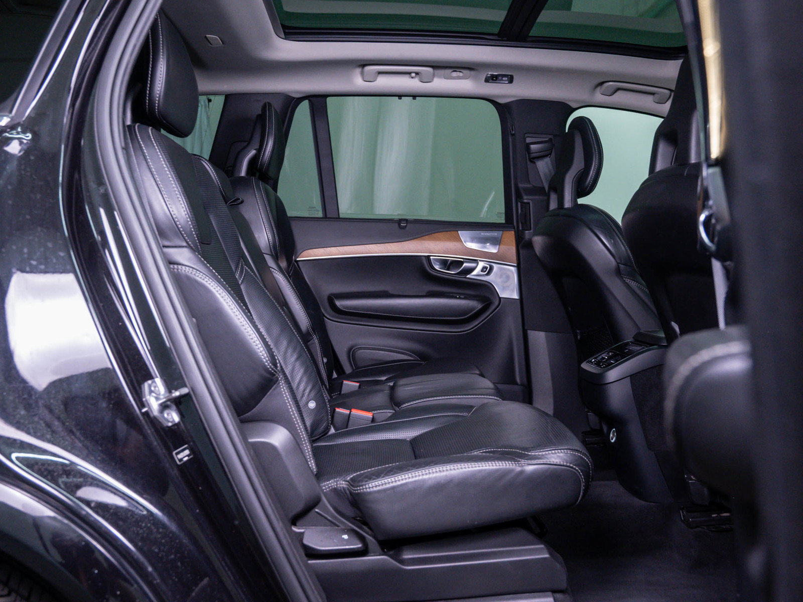 Used 2018 Volvo XC90 T6 Inscription w/ Convenience Package AWD/4WD image 12
