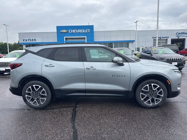 Used 2025 Chevrolet Blazer RS w/ Enhanced Convenience Package AWD/4WD image 12
