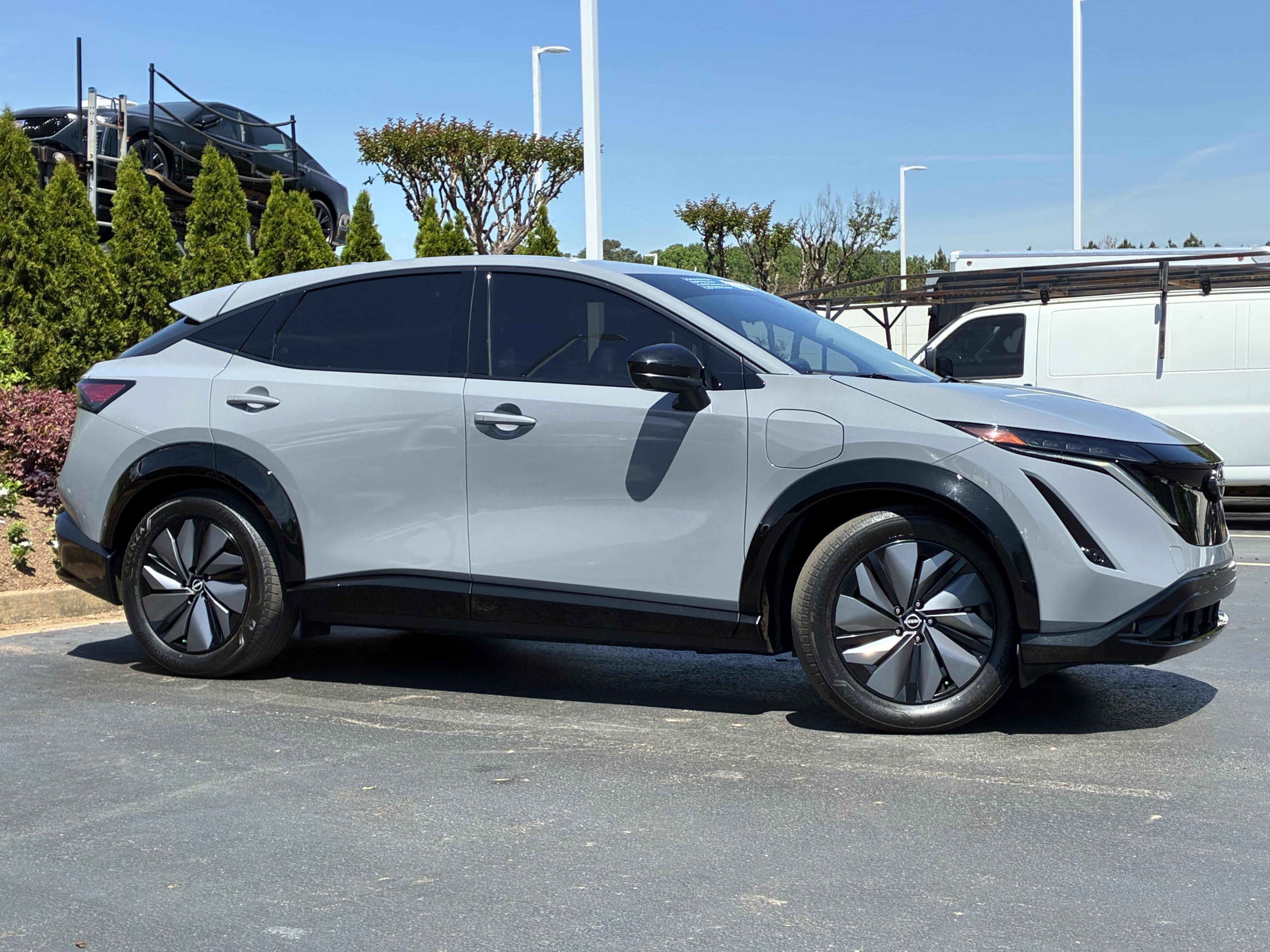 Used 2024 Nissan Ariya AWD image 3