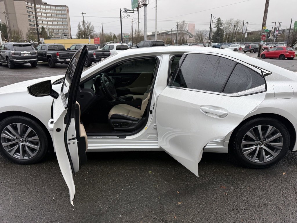 Used 2019 Lexus ES 350 w/ Premium Package image 17