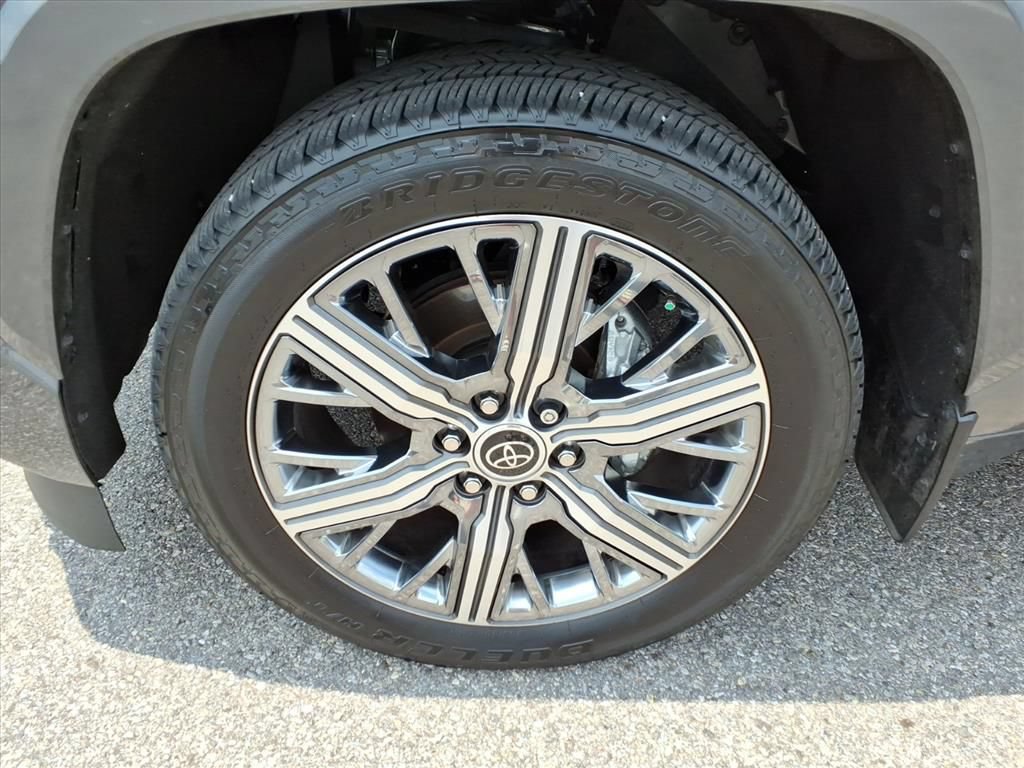 Certified 2024 Toyota Sequoia Capstone AWD/4WD image 11