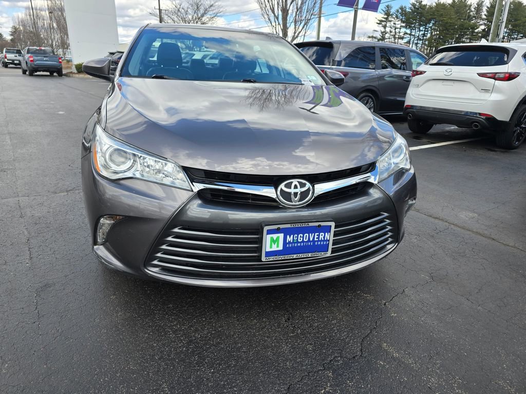 Used 2017 Toyota Camry XLE w/ Moonroof Package image 10