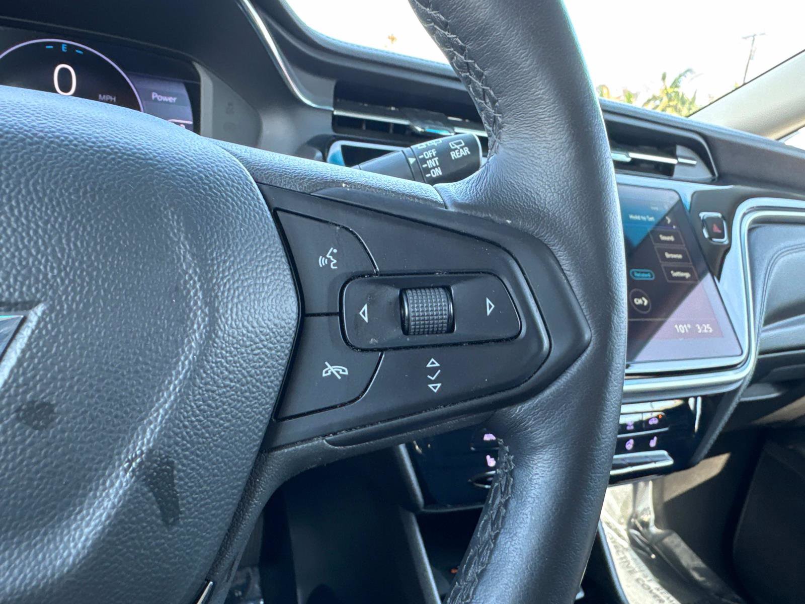 Used 2022 Chevrolet Bolt LT w/ Infotainment Package image 12