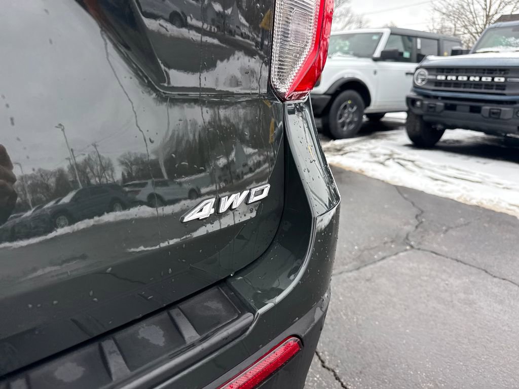 Used 2023 Ford Explorer XLT w/ Equipment Group 202A image 11
