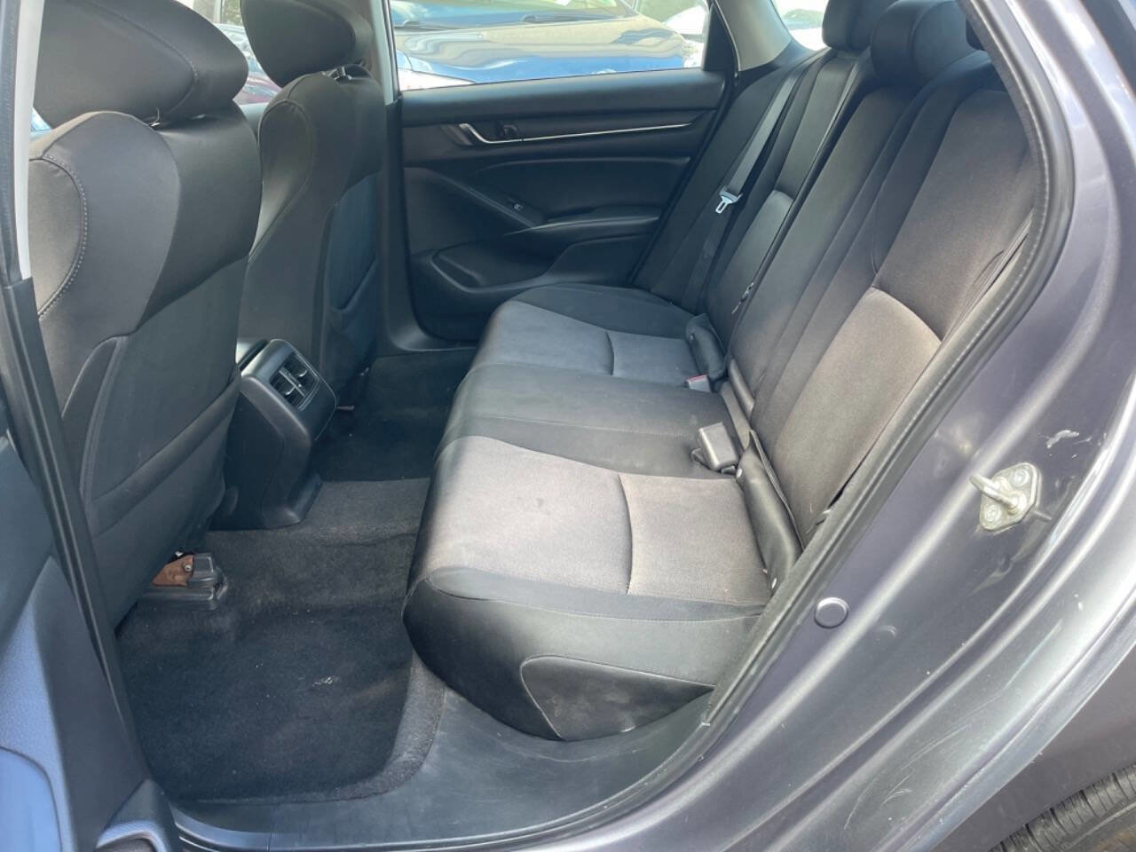 Used 2018 Honda Accord EX image 10