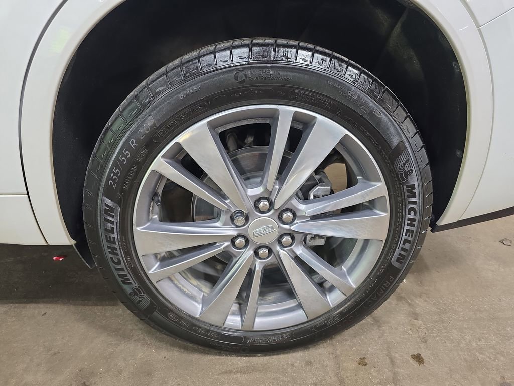 Used 2025 Cadillac XT6 Premium Luxury w/ LPO, Floor Liner Package AWD/4WD image 30