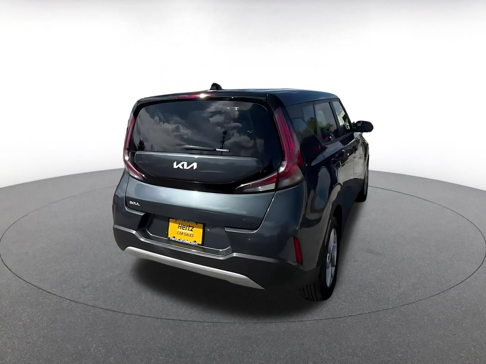Used 2025 Kia Soul LX w/ LX Technology Package FWD image 13