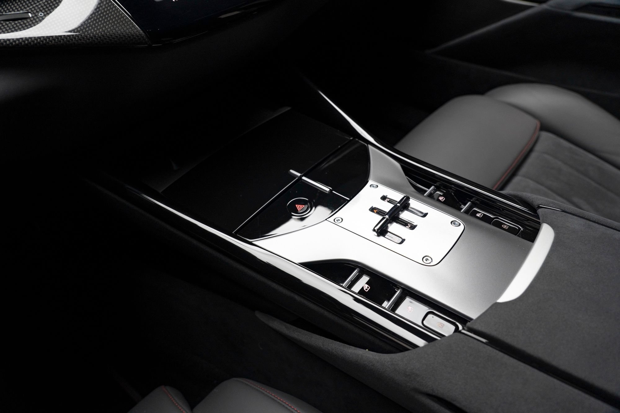 Used 2023 Ferrari Purosangue AWD/4WD image 26