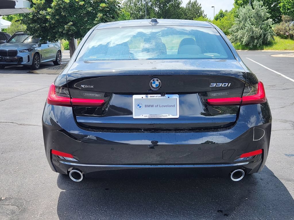 New 2026 BMW 330i xDrive Sedan w/ Premium Package AWD/4WD image 4