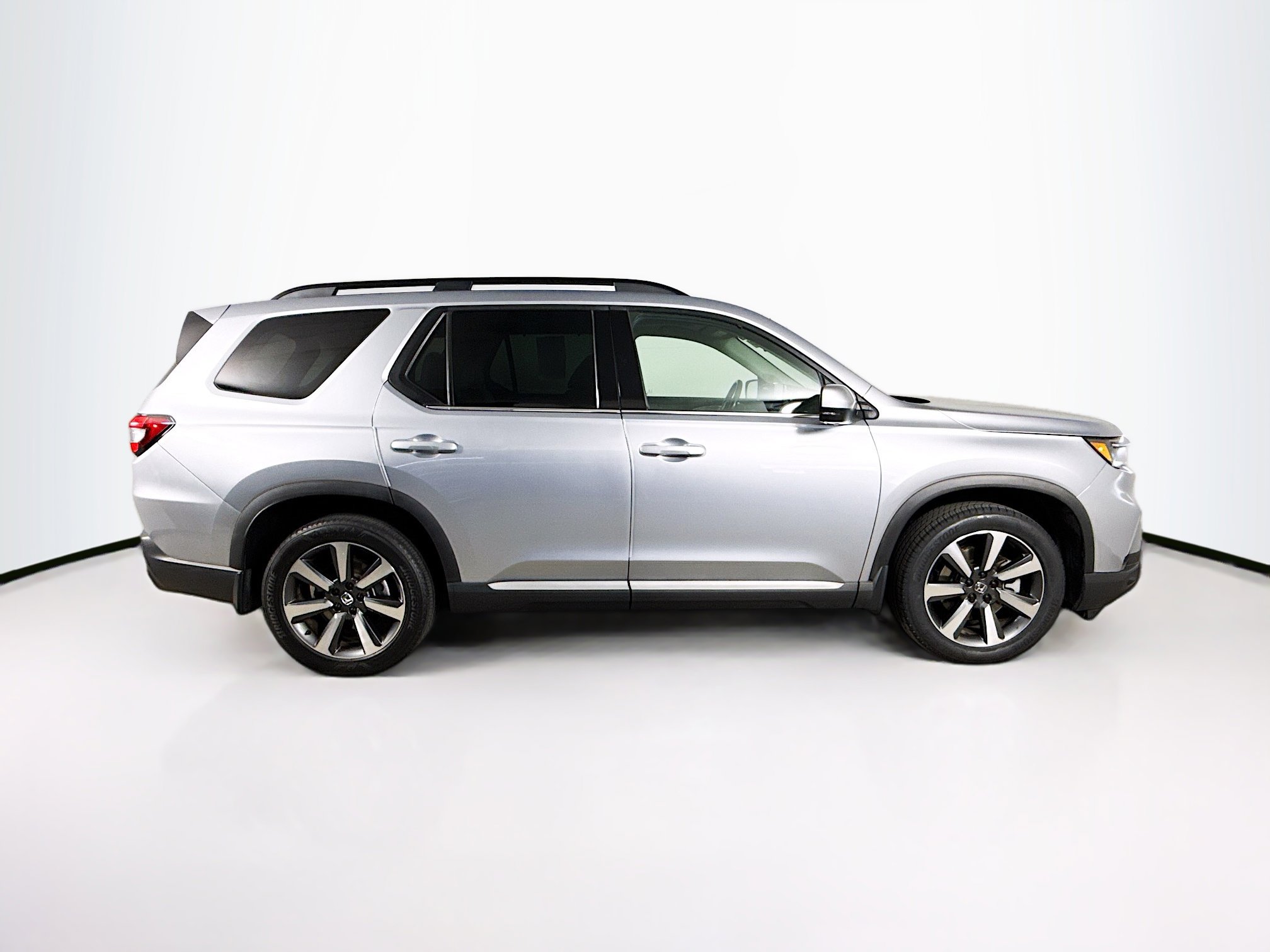 Certified 2023 Honda Pilot Elite image 2