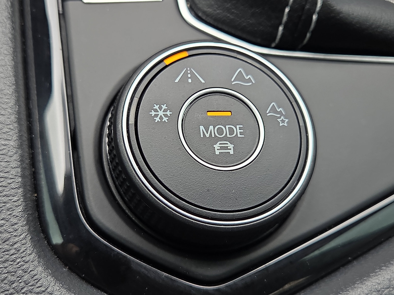 Used 2024 Volkswagen Taos SE AWD/4WD image 19
