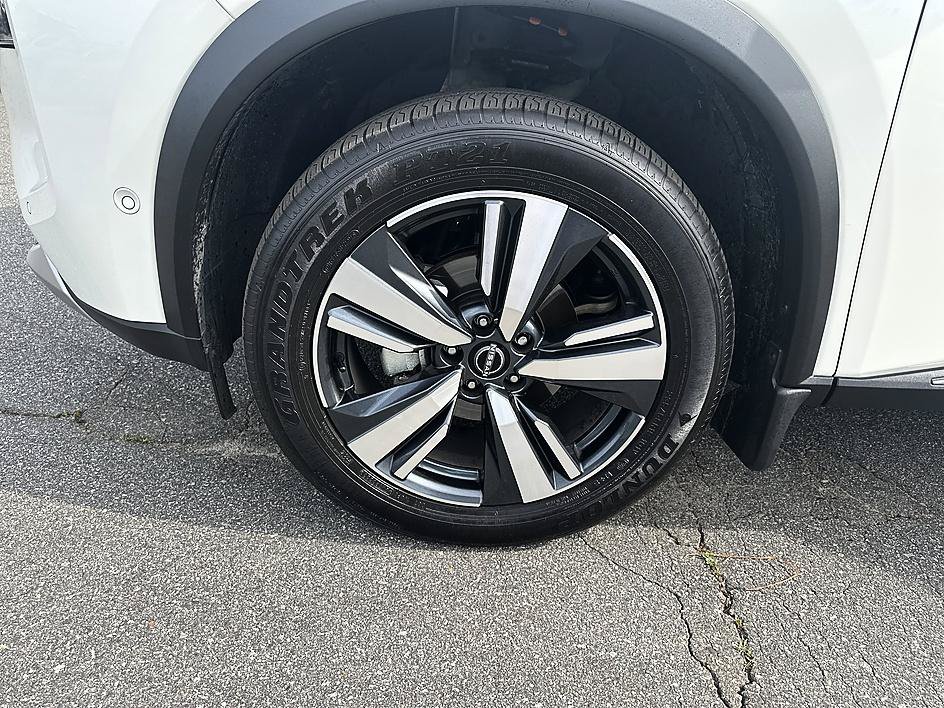 Certified 2023 Nissan Rogue Platinum w/ Platinum Premium Package FWD image 10
